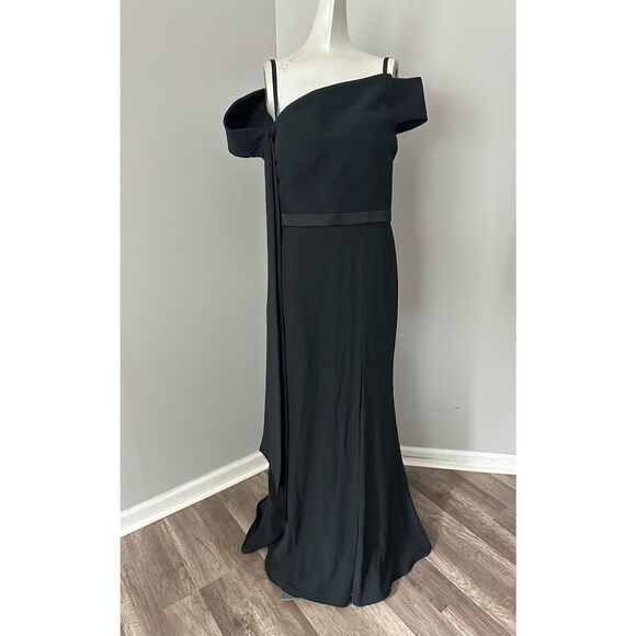 Alexander McQueen Drape Off-The-Shoulder Side Slit Gown - Picture 4 of 11
